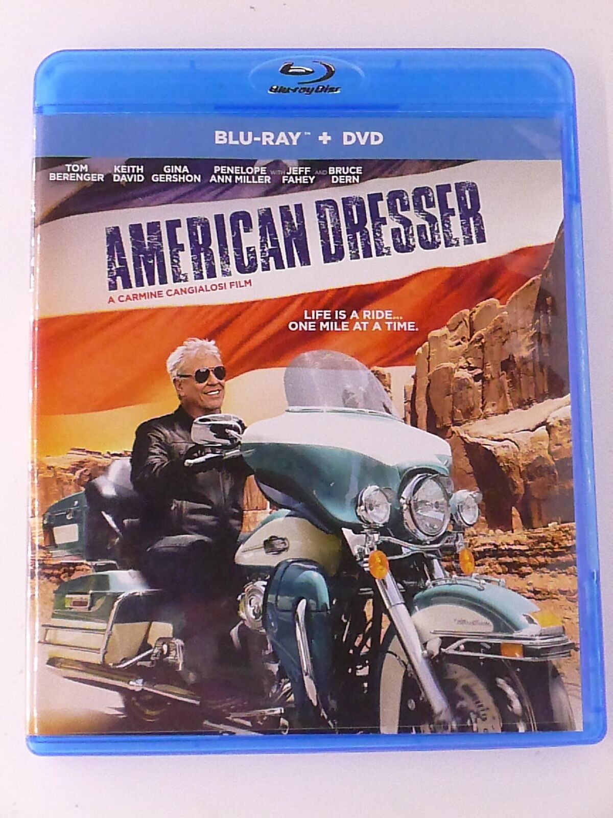 American Dresser (Blu-ray, DVD, 2018) - J0514