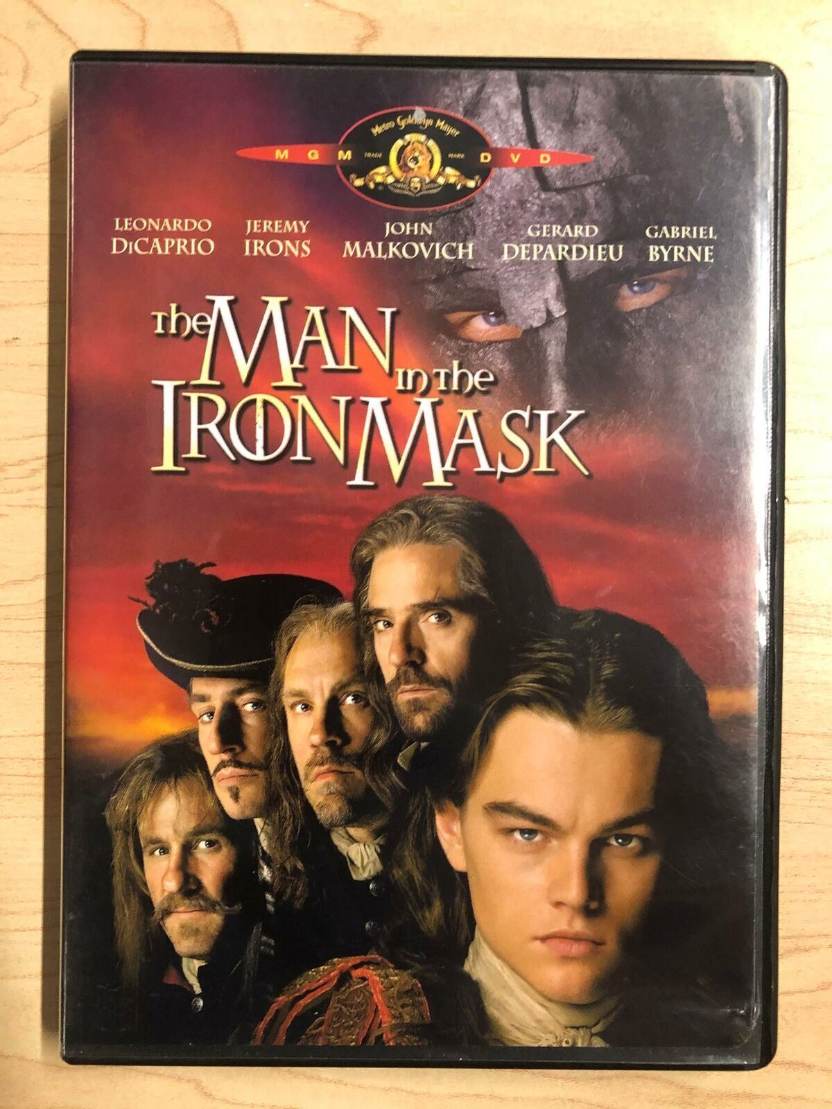 The Man in the Iron Mask (DVD, 1998) - K0428