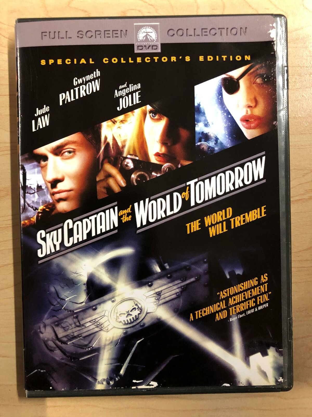 Sky Captain and the World of Tomorrow (DVD, 2004, Full Frame) - G0202