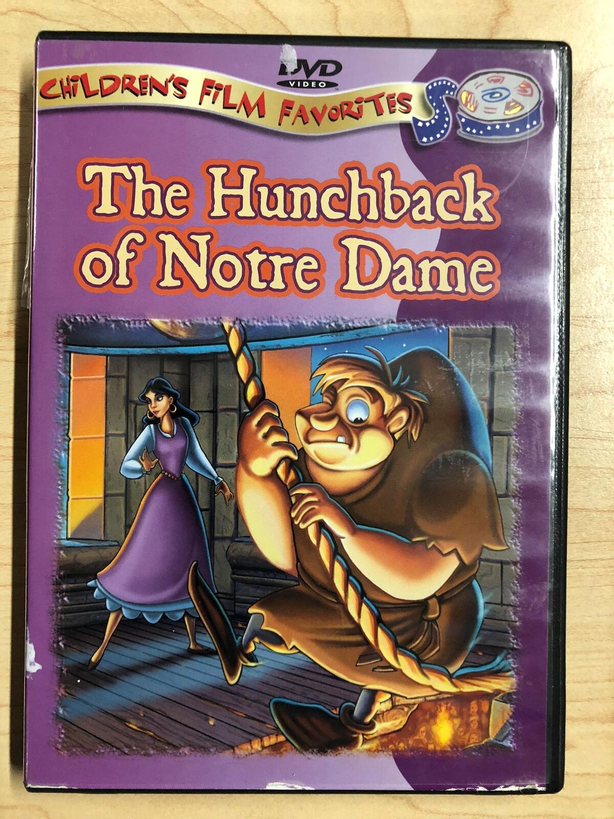 The Hunchback of Notre Dame (DVD, childrens film favorites) - J0730