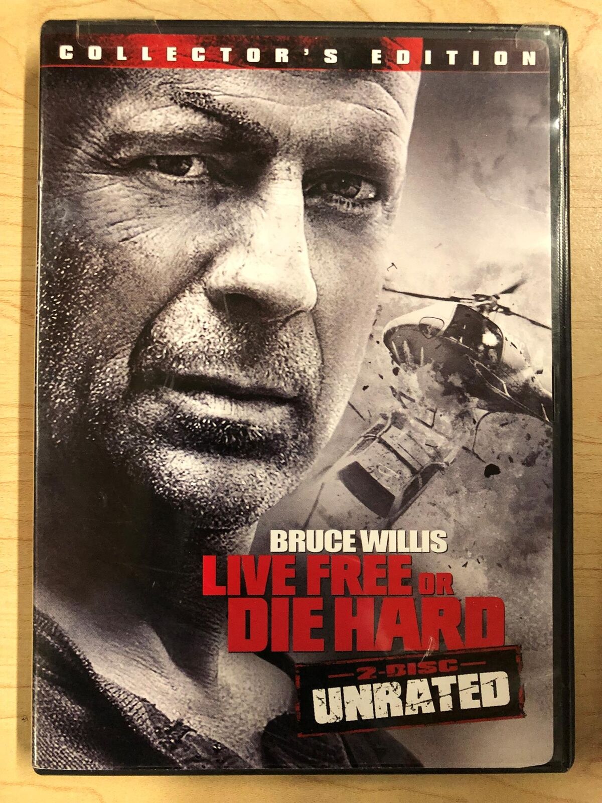 Live Free or Die Hard (DVD, 2007, 2-Disc Unrated, collectors edition) - J0205